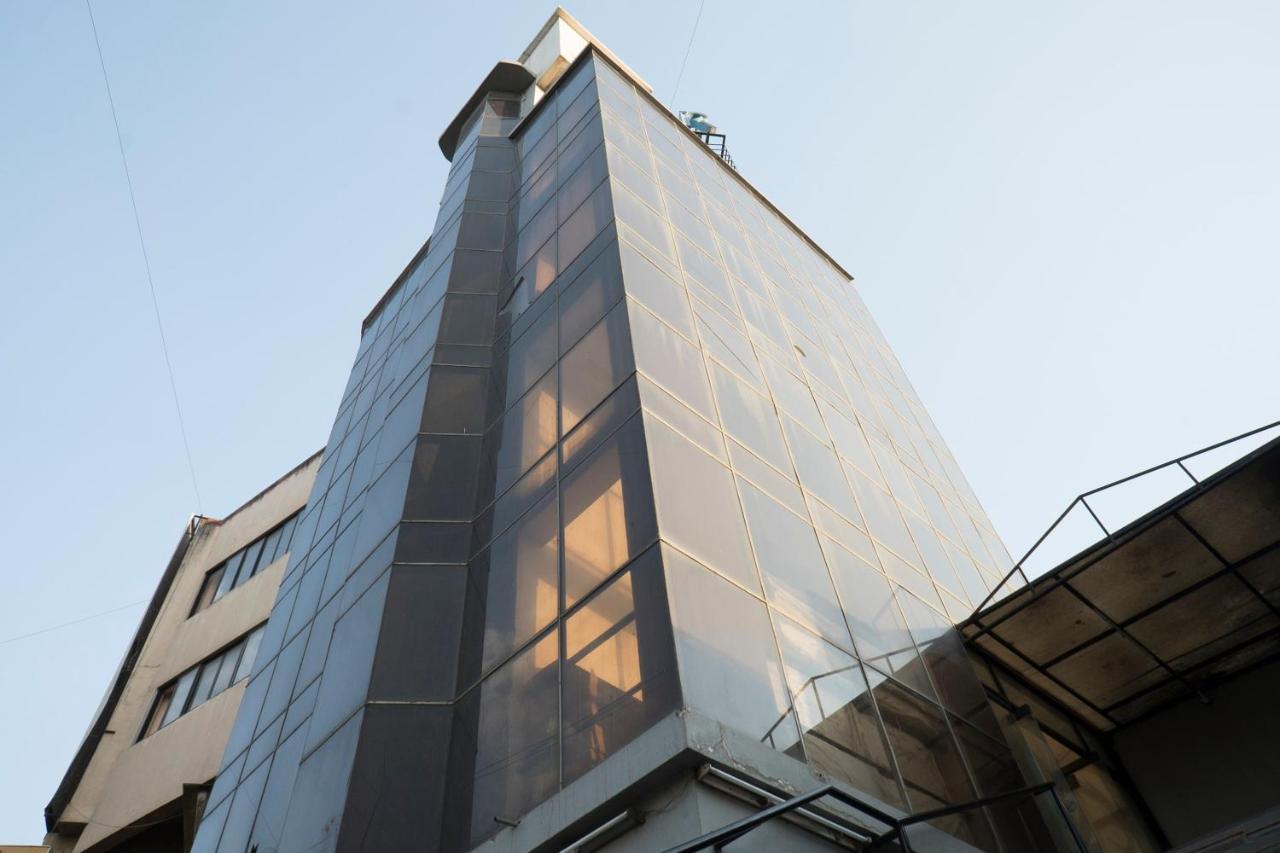 Oyo Flagship 37830 Hotel Aakar International Szatara Kültér fotó